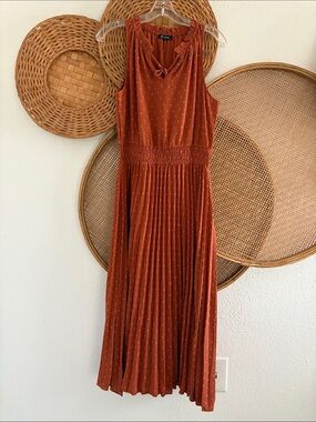 Pretty Garden Sienna Sleeveless Pleated Midi Dress